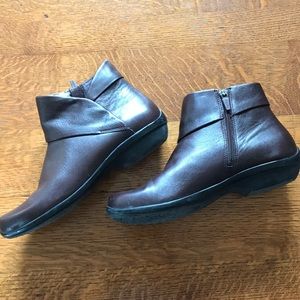 Dansko short boots